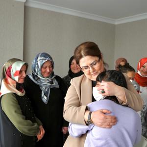 Bakanımız Derya Yanık, Aksaray'da Kadın Aktivite Merkezi’nin Açılışı ile Uluslararası Bilimde Kadın ve Kız Çocukları Günü Programına Katıldı - fotoğraf 4
