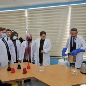 Bakanımız Derya Yanık, Aksaray'da Kadın Aktivite Merkezi’nin Açılışı ile Uluslararası Bilimde Kadın ve Kız Çocukları Günü Programına Katıldı - fotoğraf 3