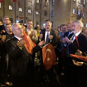 15 Temmuz Demokrasi Akşamımız Ülkemizde 90.000 Camimizde Okunan Salalarla Birlikte Son Bulmuştur - fotoğraf 3