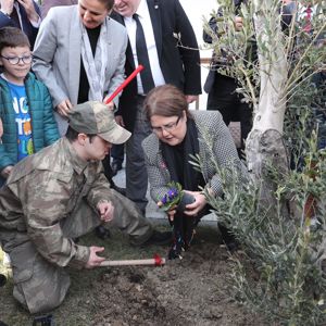 Aile ve Sosyal Hizmetler Bakanımız Derya Yanık, Çatalca'da Ziyaretlerde Bulundu - fotoğraf 7