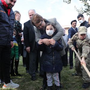 Aile ve Sosyal Hizmetler Bakanımız Derya Yanık, Çatalca'da Ziyaretlerde Bulundu - fotoğraf 8