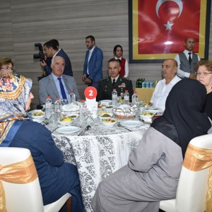 15 Temmuz Şehitlerini Anma, Demokrasi ve Milli Birlik Günü Anma Programı Kapsamında Şehit Yakınları ve Gazilerimiz İle Buluştuk - fotoğraf 8