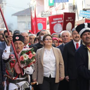 Bakanımız Derya Yanık Kadirli’nin Düşman İşgalinden Kurtuluşunun 102. Yıldönümü Törenleri’ne Katıldı - fotoğraf 1