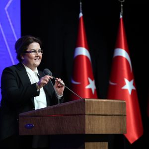 Emine Erdoğan Hanımefendi ve Bakanımız Derya Yanık "Kadının Gücü Türkiye'nin Gücü" programına katıldı - fotoğraf 2