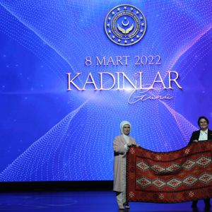 Emine Erdoğan Hanımefendi ve Bakanımız Derya Yanık "Kadının Gücü Türkiye'nin Gücü" programına katıldı - fotoğraf 3