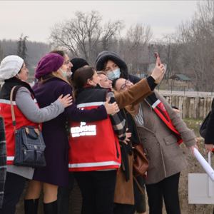 8 Mart Dünya Kadınlar Gününde Sevgi Zinciri Yürüyüşü Gerçekleştirildi - fotoğraf 13
