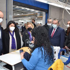 Üç Kardeşler Tekstil Fabrikasında 8 Mart Dünya Kadınlar Günü Kutlandı - fotoğraf 1