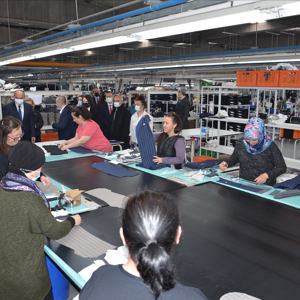 Üç Kardeşler Tekstil Fabrikasında 8 Mart Dünya Kadınlar Günü Kutlandı - fotoğraf 2