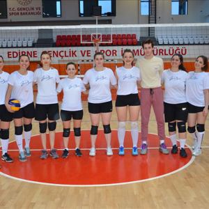 8 Mart Dünya Kadınlar Günü Voleybol Turnuvası - fotoğraf 11