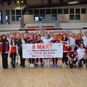 8 Mart Dünya Kadınlar Günü Voleybol Turnuvası - fotoğraf 13