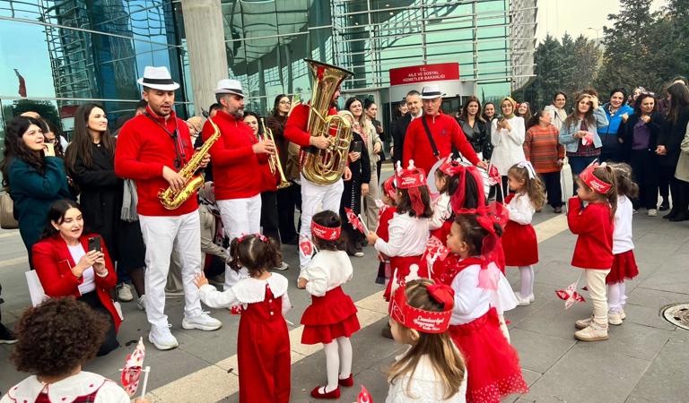 Bizim Aile Çocuk Bakımevinde 29 Ekim Cumhuriyet Bayramı Coşkusu