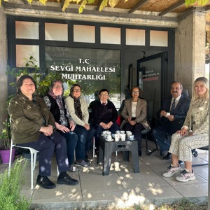 Huzurevi Sakinlerimizden Sevgi Mahallesi Muhtarı Nilüfer KARABACAK’a Muhtarlar Günü Ziyareti - fotoğraf 1