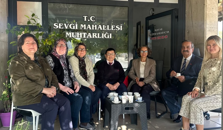 Huzurevi Sakinlerimizden Sevgi Mahallesi Muhtarı Nilüfer KARABACAK’a Muhtarlar Günü Ziyareti