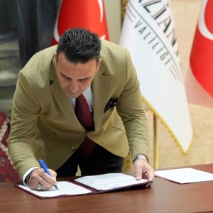Üniversite Öğrencilerine Yönelik “Kampüs Sosyal Hizmet Merkezi Modeli” Protokolü İmzalandı - fotoğraf 2