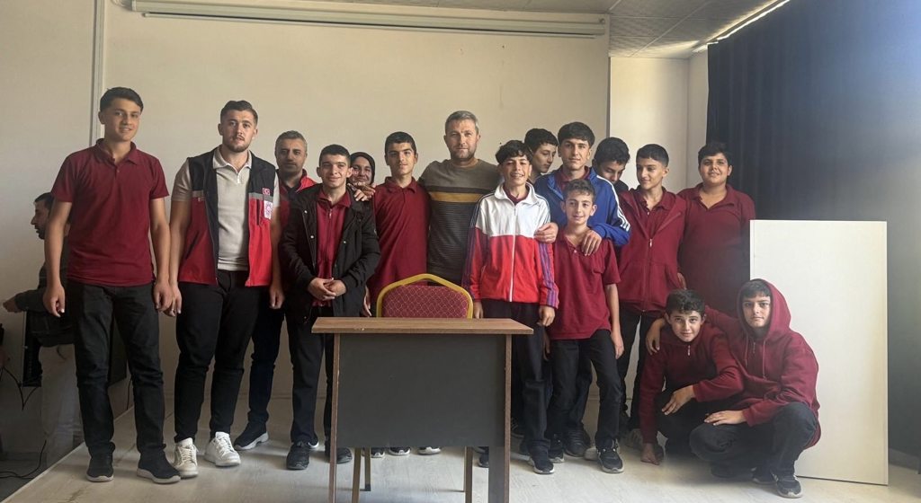 Vatan Ve Kahramanlık Buluşmaları Kapsamında 15 Temmuz Gazisi Öğrencilerle Bir Araya Geldi
