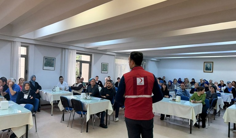 Büyüklerimiz İçin Her Gün Değerli, Her Bağ Çok Kıymetli