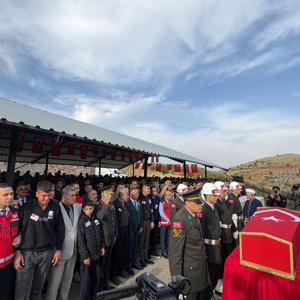 Şehidimiz Piyade Uzman Çavuş Mustafa Aslan Son Yolculuğuna Uğurlandı - fotoğraf 1