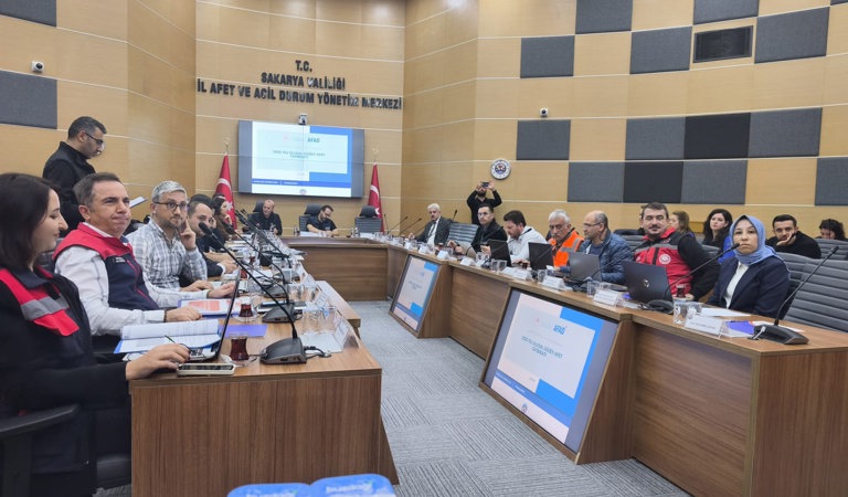 Sakarya İl Afet ve Acil Durum Yönetim Merkezi’nde planlanan tatbikat çalışması gerçekleştirildi.