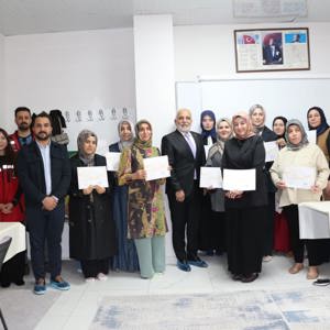 Aileden Geleceğe: 8 Haftalık Eğitim Tamamlandı - fotoğraf 1