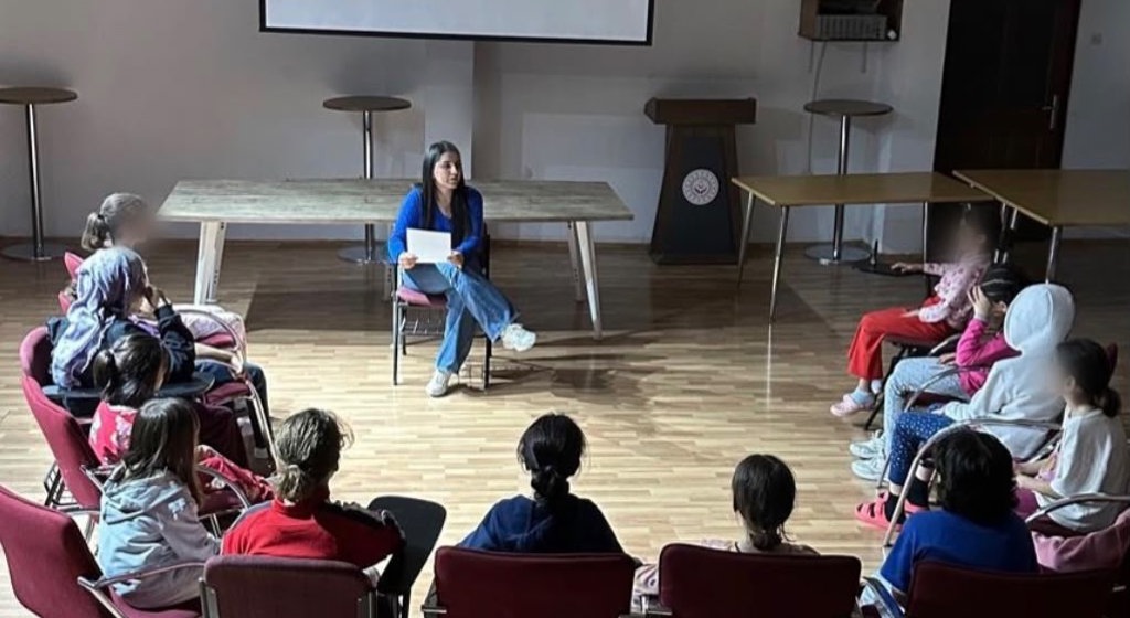 Bakanlığımızın ANKA Programı kapsamında kuruluşumuzda koruma ve bakım altındaki çocuklarımızla bir araya gelerek “Duygularımız” konusunu ele aldık.