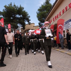 Şehidimiz Piyade Uzman Çavuş Yusuf Güneş Son Yolculuğuna Uğurlandı - fotoğraf 7