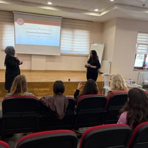 Kadına Yönelik Şiddetle Mücadelede Bilgi ve Deneyim Paylaşımı - fotoğraf 1