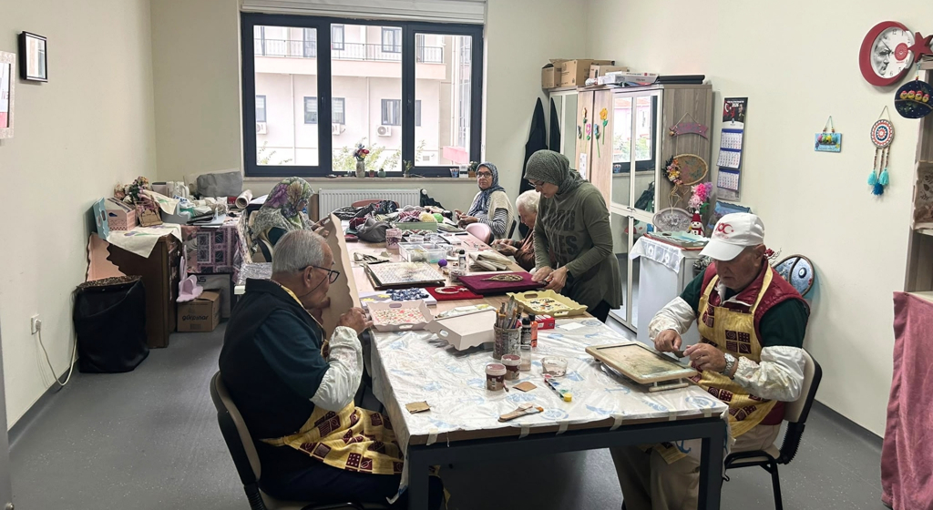 Kocaeli Huzurevi Müdürlüğümüzde Aktif Yaşlanmayı Destekleyen Etkinlikler Gerçekleştiriliyor