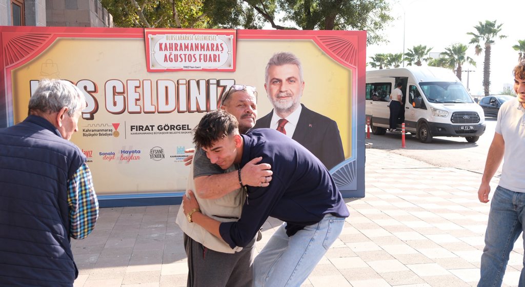 Kuşaklararası Buluşma: “İyilik Var” Projesiyle Gençler ve Büyükler Atatürk Parkı’nda Yürüdü