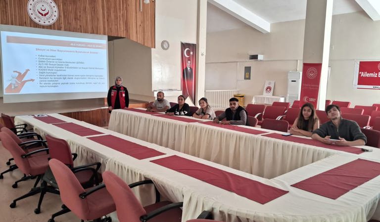 Kırklareli Sosyal Hizmet Merkezi Müdürlüğümüz Tarafından Evlilik Öncesi Eğitim Programı Gerçekleştirildi