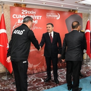 İl Müdürümüz Dr. Cengiz Maden’den Cumhuriyet Bayramı Tebrikat Törenine Katılım - fotoğraf 2