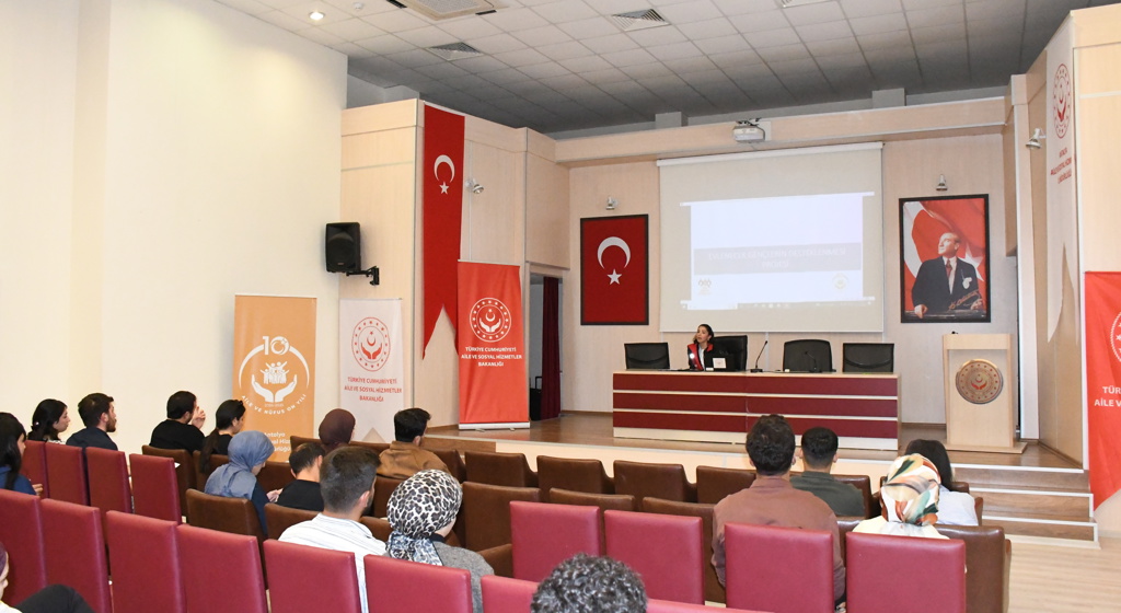 Evlenecek Gençleri Destekleme Projesi Kapsamında Evlilik Öncesi Eğitim Verildi
