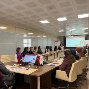 Düzce’de Koruyucu Aile Hizmeti Değerlendirme Toplantısı ve Çocuk-Aile Buluşmaları Programı Gerçekleştirildi. - fotoğraf 8