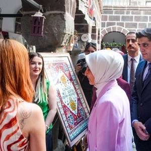 Bakan GÖKTAŞ Hakkâri'de: Valilik Ziyareti, Kadın Girişimciliği ve Aile Yılı Şenliği - fotoğraf 7