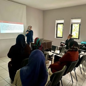 Karabük Merkez Aile ve Destek Merkezi Kursiyerlerine Yönelik Bakanlığımız Hizmetlerinin Tanıtımı Gerçekleştirilmiştir. - fotoğraf 1