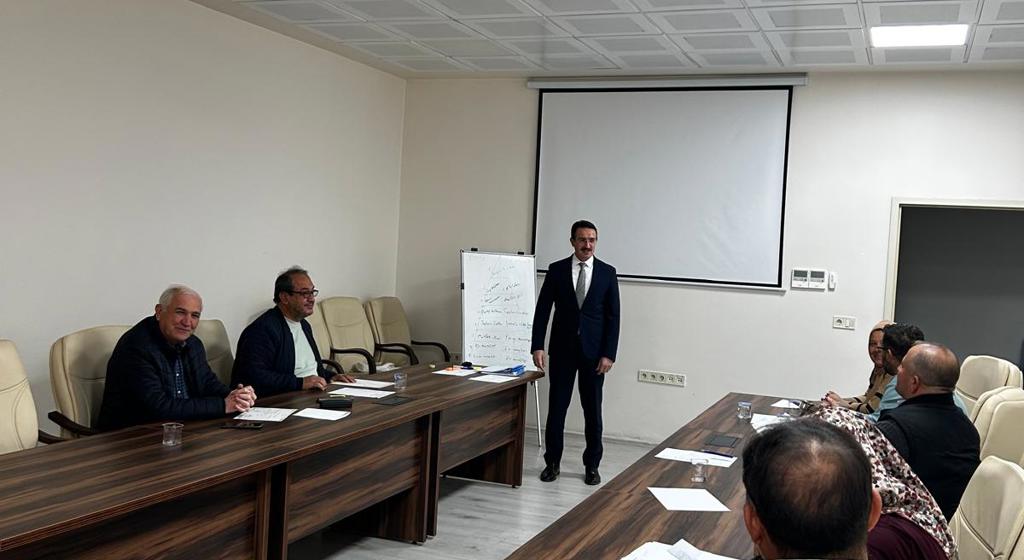 Geleceğe Güvenli Adımlar: Koruyucu Ailelerimiz Eğitimlerini Tamamladı!