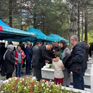 29 Ekim Cumhuriyet Bayramı kapsamında, İl Müdürümüz Sayın Selim KÖSE Isparta Garnizon Şehitliği’ni ziyaret etti.  - fotoğraf 2