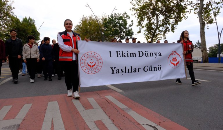 Kahramanmaraş’ta 1 Ekim Dünya Yaşlılar Günü Farkındalık Yürüyüşü Gerçekleştirildi