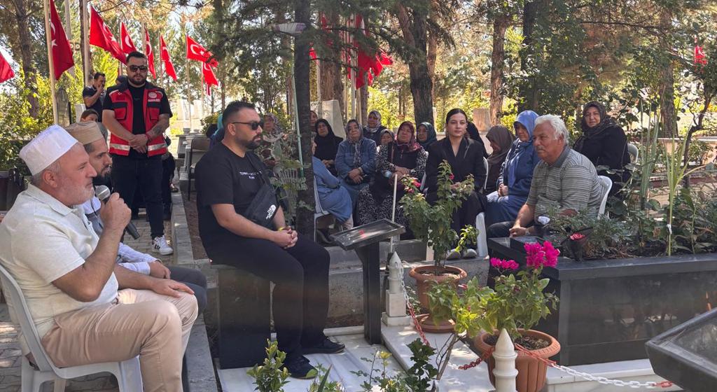 Kahraman Şehidimiz Bekir Ferhat KAYA’nın sene-i devriyesi dolayısıyla düzenlenen mevlit programına katılım sağlandı.
