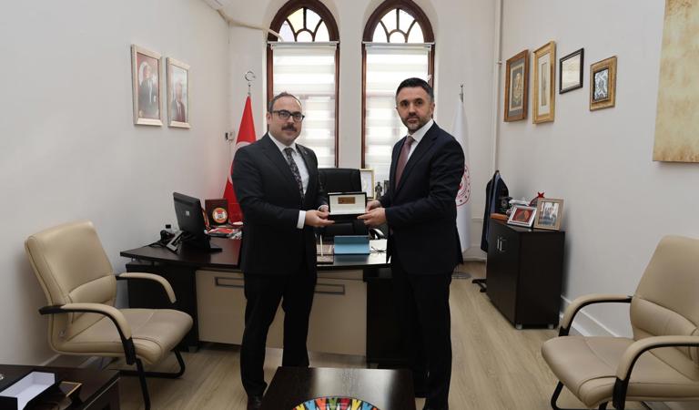 İl Müdürümüz Sn. Ömer Turan, İstanbul İl Göç İdaresi Müdürü Sn. Ekrem Emre ÇÖLYEN’i makamında ağırladı