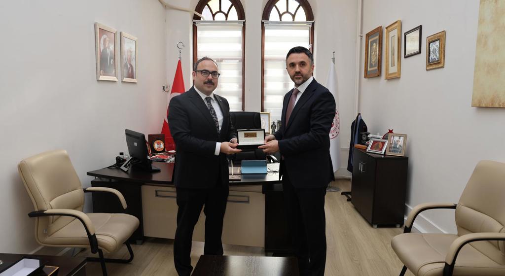 İl Müdürümüz Sn. Ömer Turan, İstanbul İl Göç İdaresi Müdürü Sn. Ekrem Emre ÇÖLYEN’i makamında ağırladı