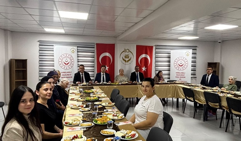 Pınarhisar Kaymakamı Sayın Enver Özderin ve İlçe Nüfus Müdürü Sayın Hatime Yıldırım’dan Huzurevi Sakinlerine Ziyaret