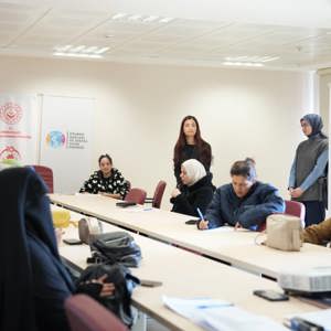 “Kuşaklararası Dijital Ebeveynlik ve Sivil Katılımla Aileyi Güçlendirme Projesi” Kapsamında Atölyeler Gerçekleştirildi - fotoğraf 1