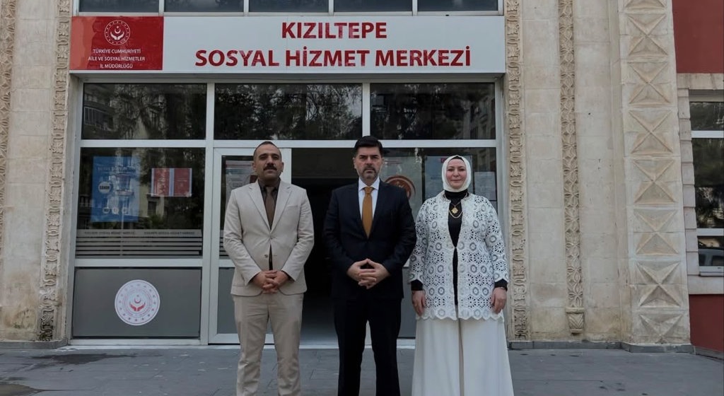 İl Müdürümüz Murat Karaarslan, Kızıltepe Sosyal Hizmet Merkezimizi ziyaret ederek yürütülen çalışmalarımızı yerinde inceledi.