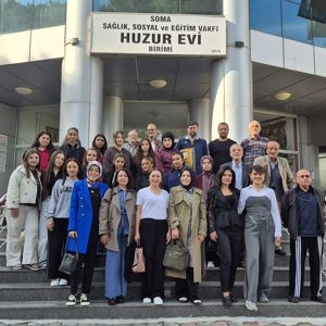 Öğrenciler Huzurevi Sakinleriyle Türküler Eşliğinde Buluştu - fotoğraf 2