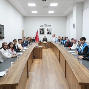 Çocuk Hakları Ekseninde COP31 Karadeniz Zirvesi Kapsamında İlimize Gelen Heyet, Vali Erol'u Ziyaret Etti - fotoğraf 1