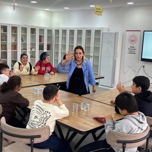 Engelsiz Üniversite Projesi Kapsamında “English Together: See, Say & Play!” Etkinliği Gerçekleştirildi - fotoğraf 1
