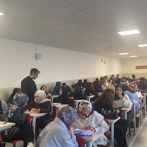 “İyilik Var” Projesi Kapsamında Sosyal Hizmet Öğrencileriyle Buluşma - fotoğraf 2