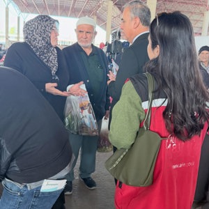l Müdürlüğümüze bağlı Burdur SOSYAL HİZMET MERKEZİ Müdürlüğümüz tarafından Merkez Salı Pazarı’nda vatandaşlarımızla bir araya gelinerek bilgilendirme faaliyeti gerçekleştirildi. - fotoğraf 4