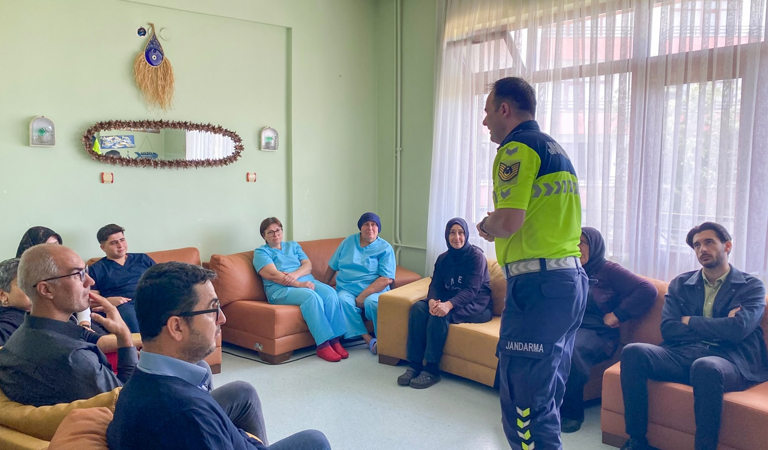 Akmeşe Bakım, Rehabilitasyon ve Aile Danışma Merkezi Müdürlüğümüzde Trafik Güvenliği Eğitimi Gerçekleştirildi