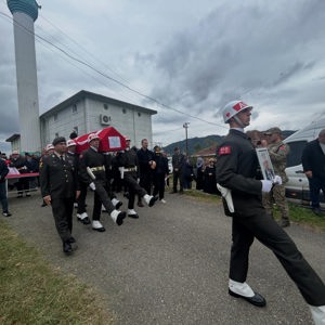 Kıbrıs Gazimiz Cemil Aydın Askeri Törenle Son Yolculuğuna Uğurlandı - fotoğraf 5